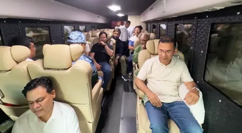 ‘কৃষক কার্ড’ বিতরণ কার্যক্রমের উদ্বোধন করতে টাঙ্গাইলে প্রধানমন্ত্রী