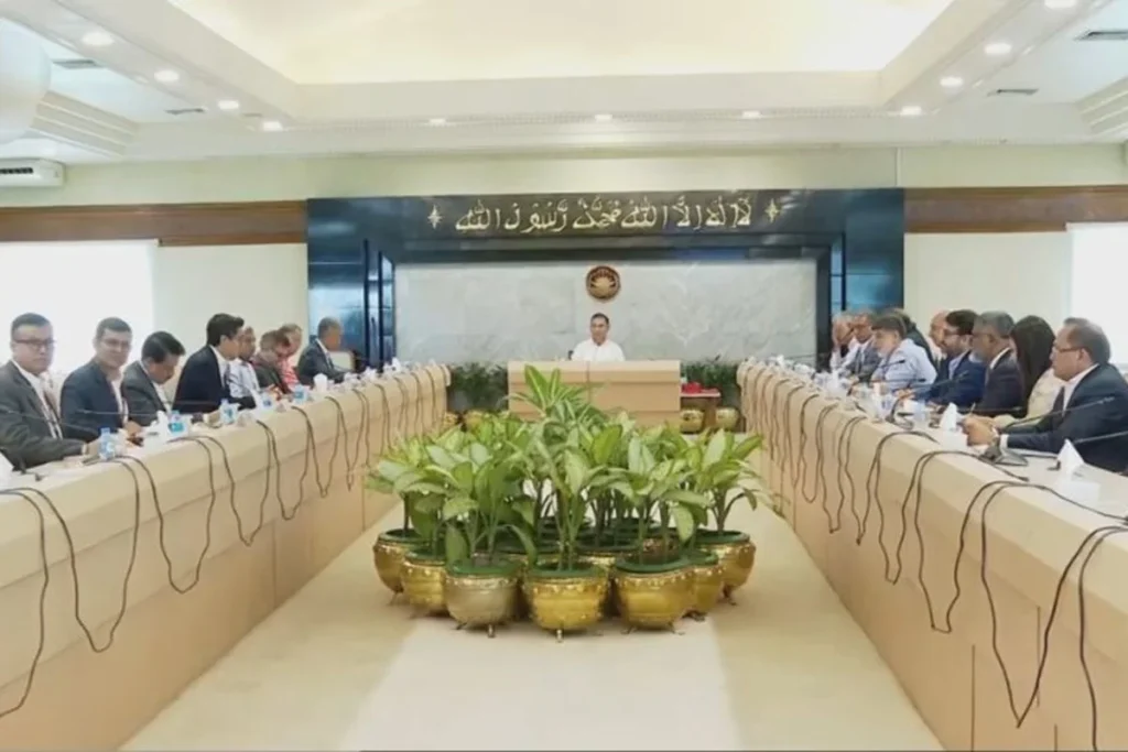 শীর্ষ ব্যবসায়ী নেতাদের সঙ্গে বৈঠক করলেন প্রধানমন্ত্রী