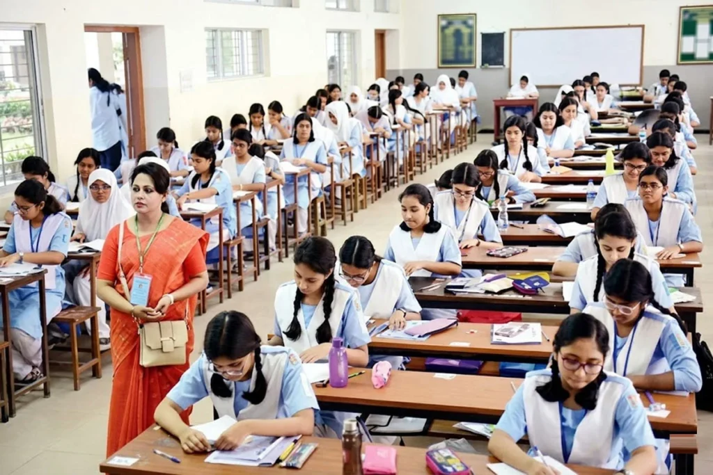 ১৮ লাখ শিক্ষার্থীর অংশগ্রহণে এসএসসি ও সমমান পরীক্ষা শুরু
