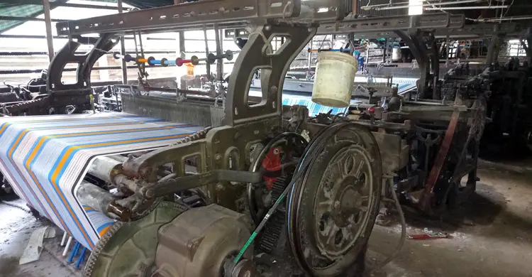 লোডশেডিং ও জ্বালানি সংকটে সিরাজগঞ্জের অধিকাংশ তাঁতকল বন্ধের পথে