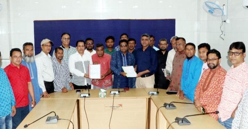 খুলনা প্রেসক্লাবের নবনির্বাচিত কমিটির দায়িত্ব গ্রহণ