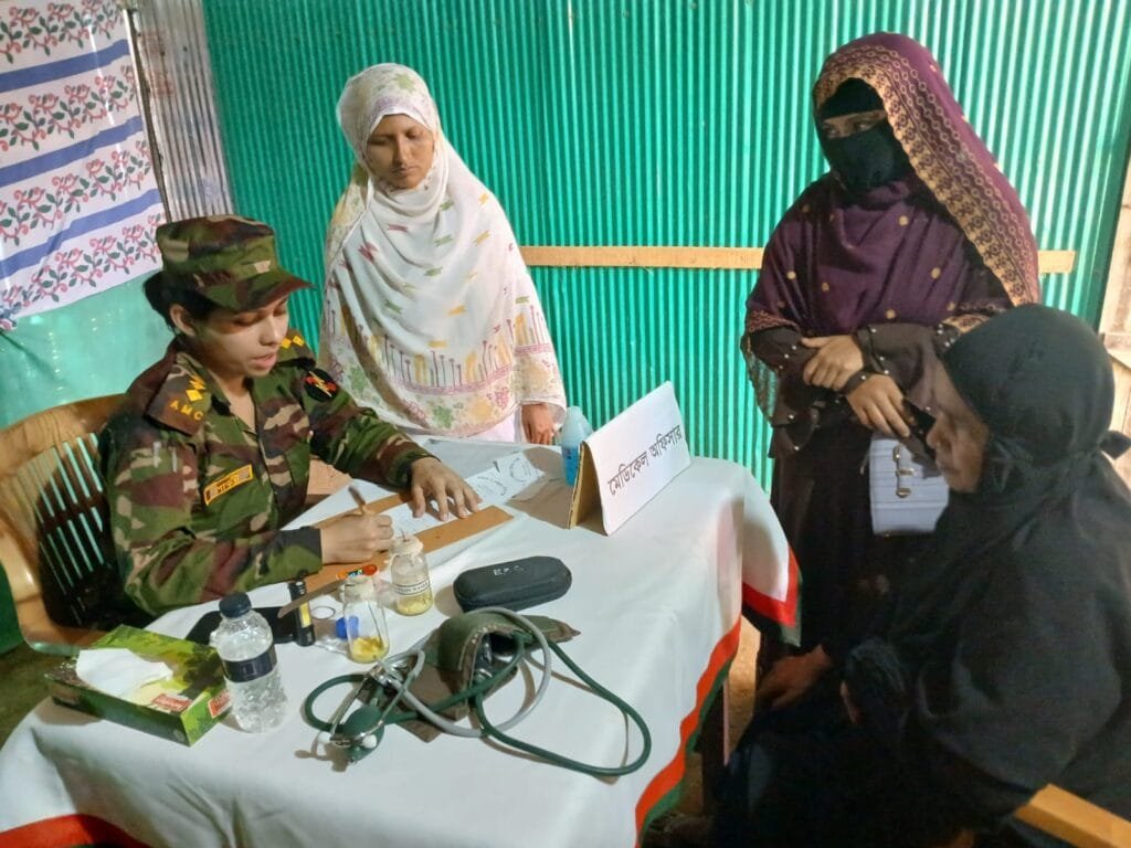 পানছড়ির দুর্গম এলাকায় সেনাবাহিনীর ফ্রী মেডিকেল ক্যাম্পেইন