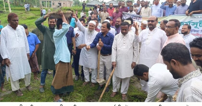 ভূরুঙ্গামারীতে ঝুকিয়া খাল পুনঃখনন কাজের উদ্বোধন, বদলে যাবে কৃষি ও সেচব্যবস্থা