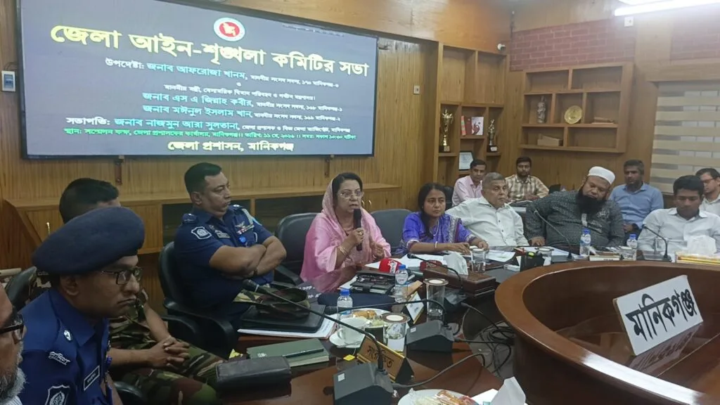 সন্ত্রাসী যে দলেরই হোক, কাউকে ছাড় নয়: বিমানমন্ত্রী আফরোজা খানম রিতা