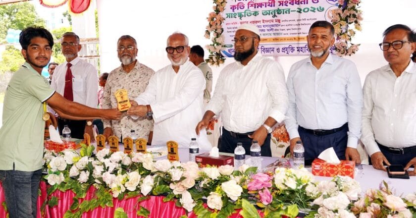 শিক্ষার্থীদের কারিগরি ও তথ্যপ্রযুক্তি শিক্ষায় দক্ষ হতে হবে : মঞ্জু