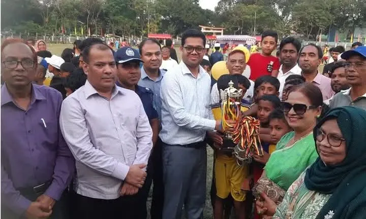 ঠাকুরগাঁওয়ে প্রাথমিক বিদ্যালয় গোল্ডকাপ ফুটবলের ফাইনাল ও পুরস্কার বিতরণ