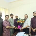 ইবির তুলনামূলক ধর্মতত্ত্ব অনুষদের নবনিযুক্ত ডিনকে জমিয়তে তালাবার ফুলেল শুভেচ্ছা