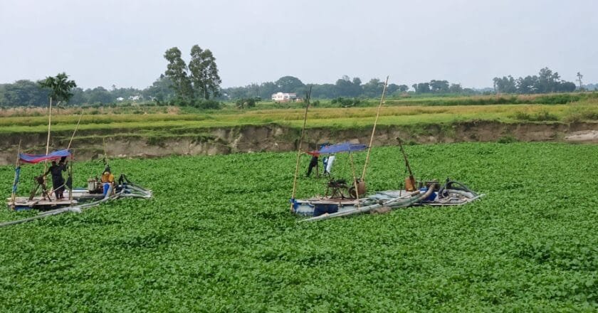 আট্টিগ্রামে কৃষিজমি থেকে অবৈধ বালু উত্তোলনের অভিযোগ