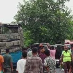 মানিকগঞ্জ সড়ক দুর্ঘটনা গাড়িতে আগুন