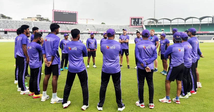 সিরিজ জয়ের লক্ষ্যে ব্যাটিংয়ে বাংলাদেশ, একাদশে সাইফউদ্দিন