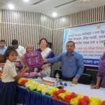 বেলকুচিতে শিক্ষা, কৃষি ও মৎস্য সামগ্রী বিতরণ করলেন জেলা প্রশাসক