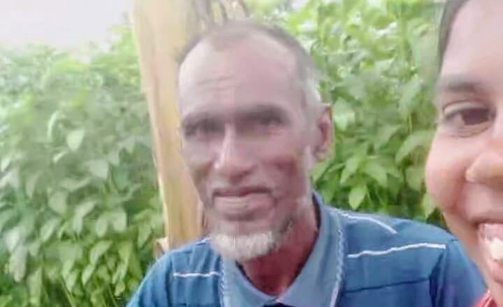 বদলগাছীতে ৪ সন্তানের জনকের বাড়িতে বিয়ের দাবিতে ২ সন্তানের জননীর অনশন
