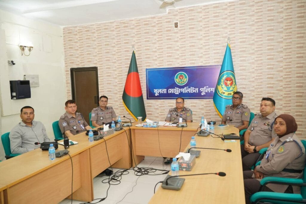 খুলনায় সন্ত্রাস, মাদক ও চাঁদাবাজদের বিরুদ্ধে কেএমপির বিশেষ অভিযান