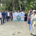 জলবায়ু সহনশীল মডেল তৈরিতে বানারীপাড়ায় যুব ফোরাম ও নজরুল স্মৃতি সংসদের বৃক্ষরোপণ