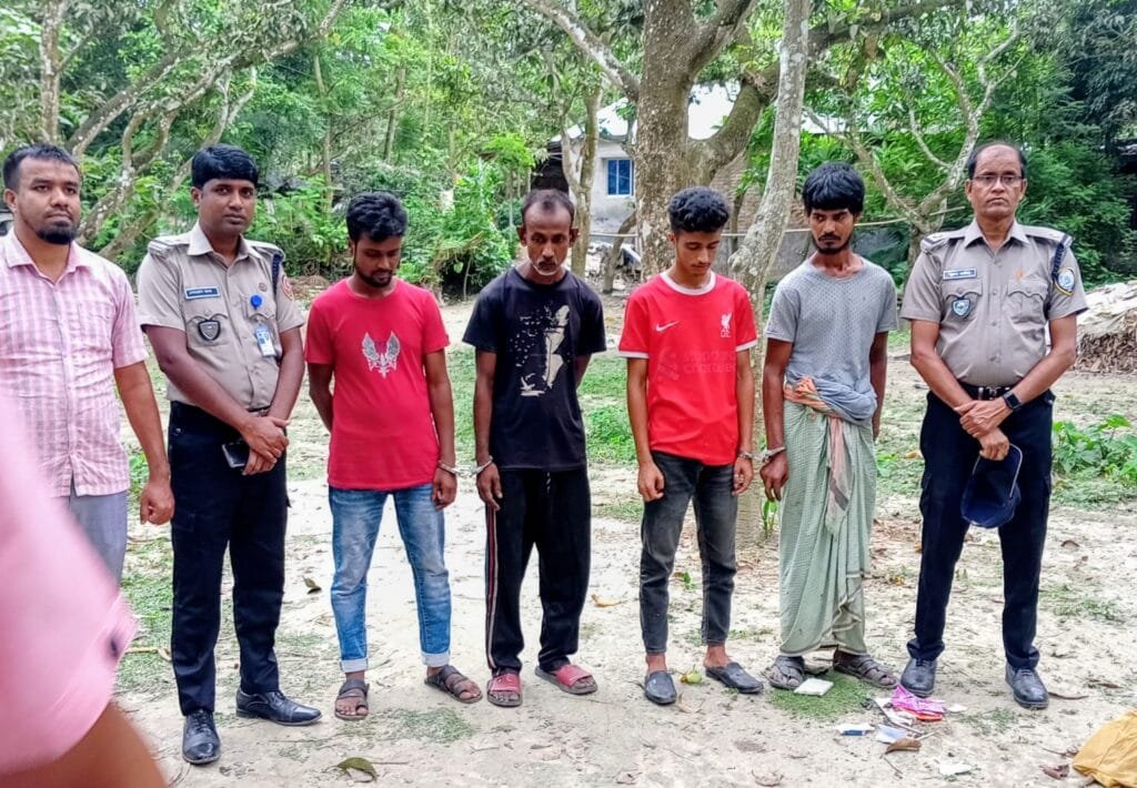 বদলগাছীতে চার মাদকসেবীর ৩ মাসের কারাদণ্ড