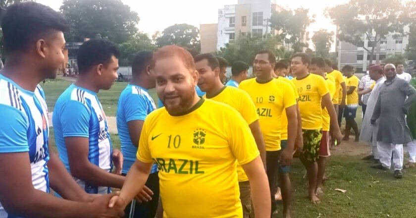 মাদক ছাড়ুন, ক্রীড়া ধরুন প্রতিপাদ্যে নাগেশ্বরীতে থানা পুলিশের প্রীতি ফুটবল ম্যাচ