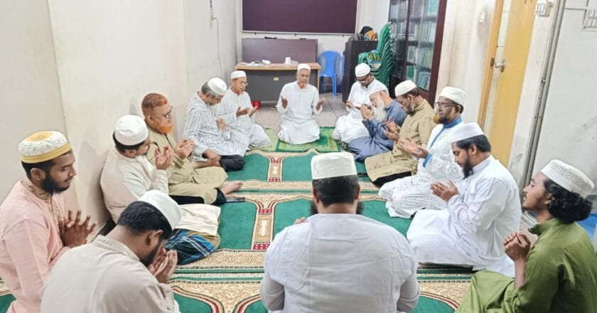 হজ পালন শেষে দেশে ফিরে দায়িত্বশীলদের সঙ্গে মতবিনিময়ে ইসলামী ঐক্য আন্দোলনের আমীর