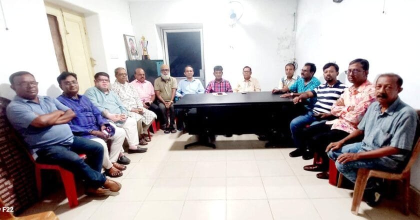 সাবেক নেতৃবৃন্দের সঙ্গে খুলনা সাংবাদিক ইউনিয়নের আহ্বায়ক কমিটির মতবিনিময়