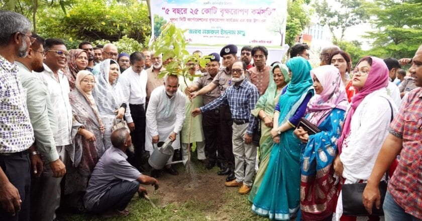 খুলনায় বৃক্ষরোপণ কর্মসূচির উদ্বোধন, ১৮০ দিনে ৬০ হাজার গাছ লাগানোর লক্ষ্য