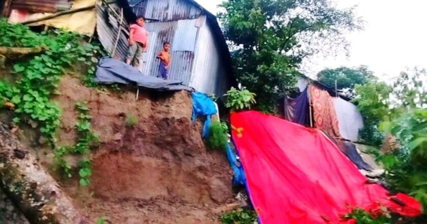 তাড়াইলে নদী ভাঙনে ১২ ঘর বিলীন ও হুমকিতে ৫০ পরিবার: জরুরি ব্যবস্থা গ্রহণের দাবি