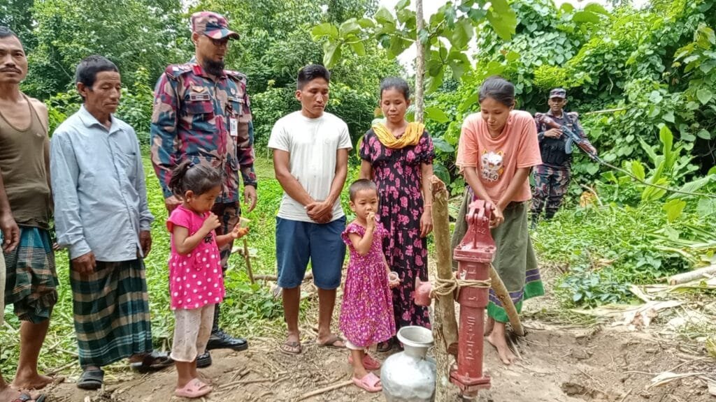 পানছড়িতে বিজিবির ফ্রী মেডিকেল ক্যাম্প ও নলকূপ বিতরণ
