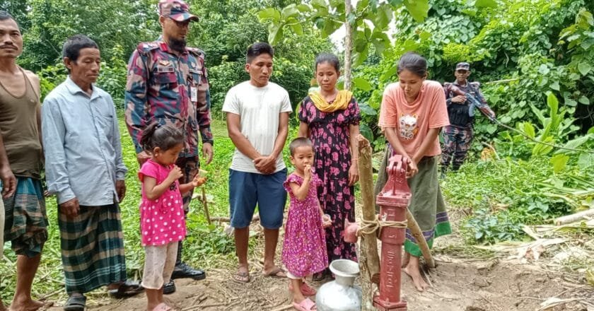পানছড়িতে বিজিবির ফ্রী মেডিকেল ক্যাম্প ও নলকূপ বিতরণ