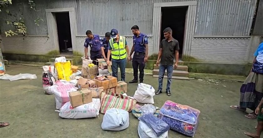 নাগেশ্বরীতে ধানের গোলা থেকে বিপুল পরিমাণ ভারতীয় চোরাই পণ্য জব্দ