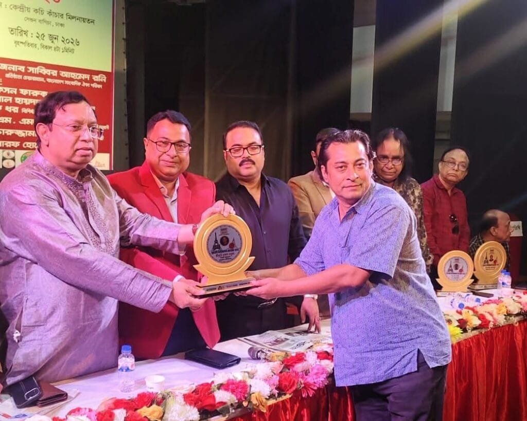 ‘স্বরলিপি মিউজিক্যাল অ্যাওয়ার্ড’ পেলেন গণমাধ্যম ব্যক্তিত্ব স্বীকৃতি প্রসাদ বড়ুয়া