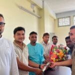 হাওড়া উচ্চ বিদ্যালয়ের নতুন সভাপতি আশরাফুল আলমকে ফুলেল শুভেচ্ছা