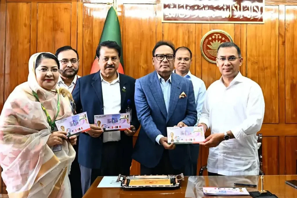 বিশ্বকাপ উপলক্ষ্যে প্রধানমন্ত্রীর স্মারক ডাকটিকিট উন্মোচন