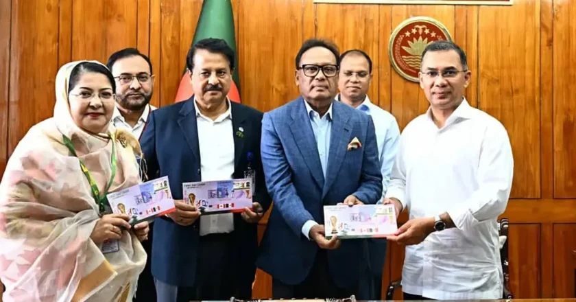 বিশ্বকাপ উপলক্ষ্যে প্রধানমন্ত্রীর স্মারক ডাকটিকিট উন্মোচন