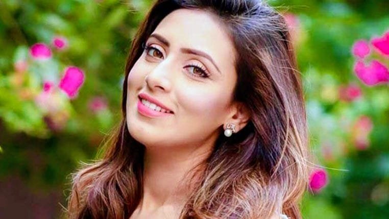 দীর্ঘ বিরতি শেষে ঈদে মিমের রাজকীয় প্রত্যাবর্তন, প্রশংসায় ভাসছে ‘মালিক’