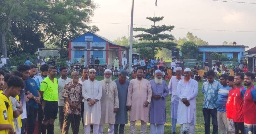 মানিকগঞ্জে গিলন্ড ইউনাইটেড ক্লাব ফুটবল টুর্নামেন্ট উদ্বোধন