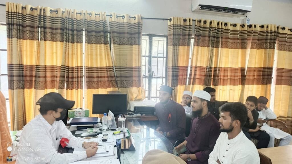 ইবি পরীক্ষা নিয়ন্ত্রকসহ বিভাগীয় শিক্ষকদের সঙ্গে তালাবা নেতৃবৃন্দের সাক্ষাৎ