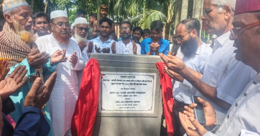 নাগেশ্বরীতে পৌরসভার ৪টি গ্রামীণ রাস্তা পাকাকরণ কাজের উদ্বোধন