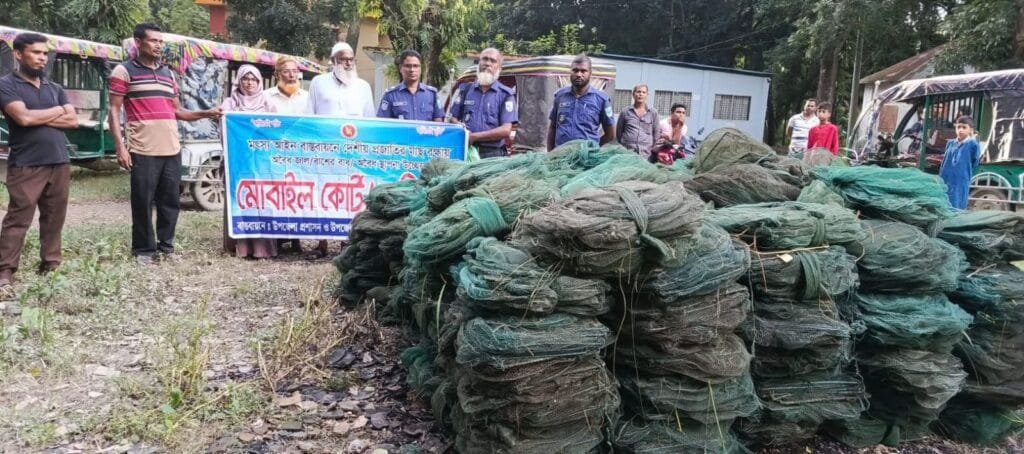 দৌলতপুরে দেশীয় মাছ রক্ষায় অভিযান: ১৮০টি চায়না দুয়ারি ও কারেন্ট জাল ধ্বংস