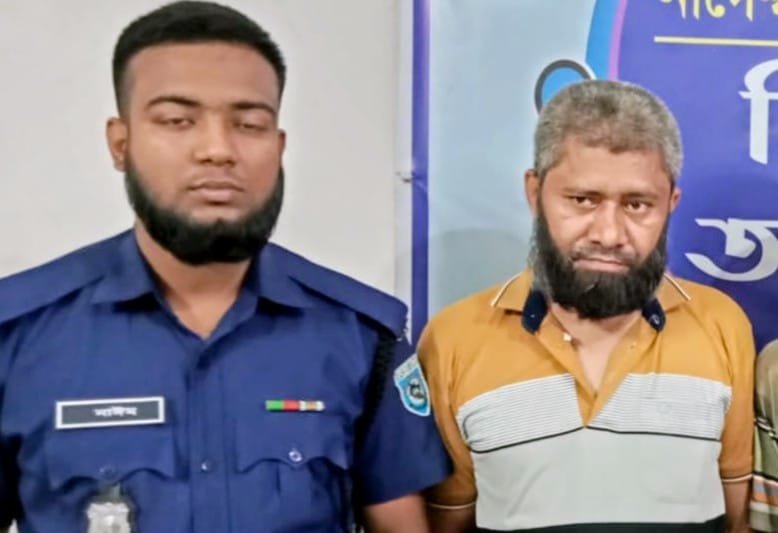 নাগেশ্বরীতে অগ্নিসংযোগ মামলার আসামি ফুলবাড়ী থেকে গ্রেপ্তার