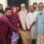 বকশীগঞ্জে ২০০ পরিবারের মাঝে পৌর প্রশাসকের জিআর চাল বিতরণ