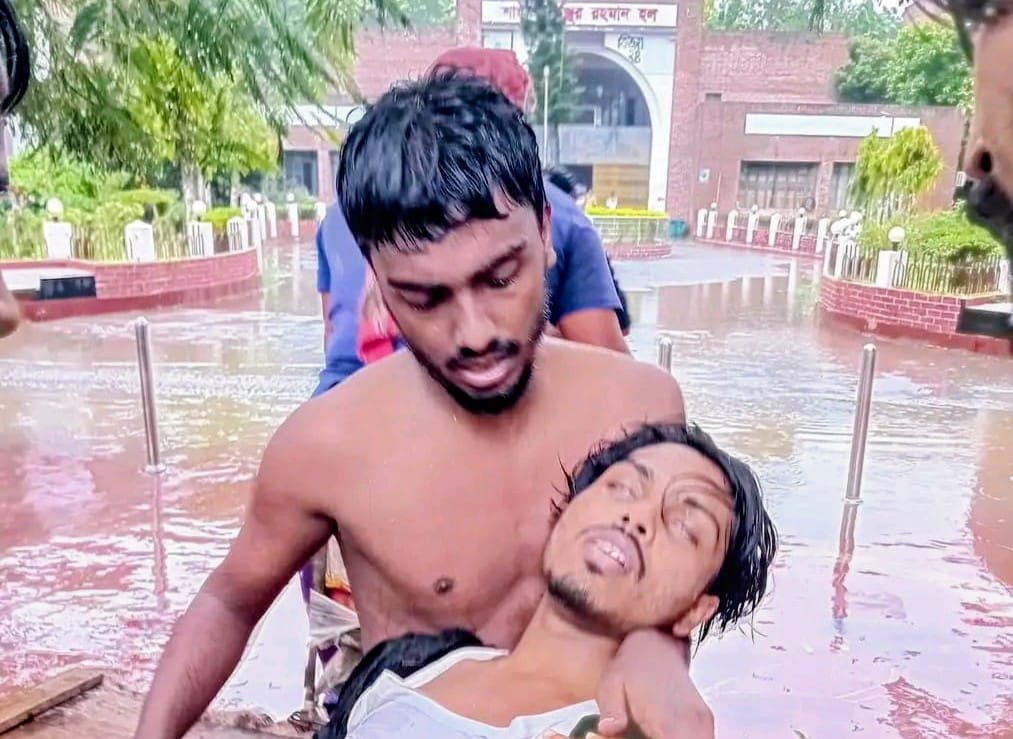 ইবির শাহ আজিজুর রহমান হলের পুকুর থেকে মুমূর্ষু শিক্ষার্থী উদ্ধার