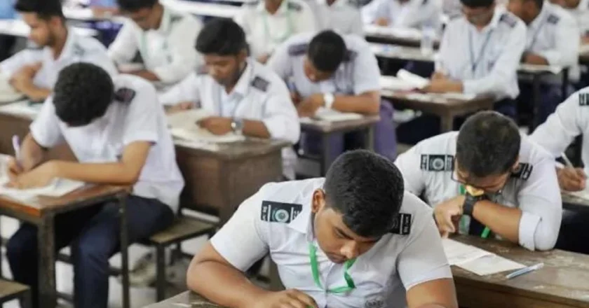 একই প্রশ্নে কাল শুরু হচ্ছে এইচএসসি পরীক্ষা, প্রশ্নফাঁস ঠেকাতে কড়া নজরদারি