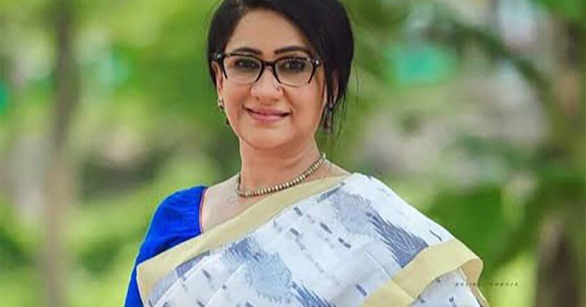 বাড়িওয়ালাদের মানবিক হওয়ার আকুল আবেদন মনিরা মিঠুর