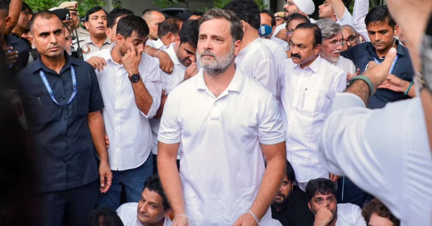 মোদির ক্ষমা ও অমিত শাহের পদত্যাগসহ রাহুল গান্ধীর ৫ দফা দাবি