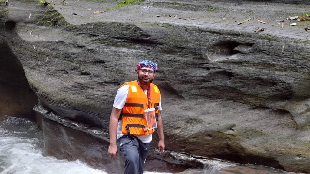 খুমের রাজ্য দেবতাখুমে একদিন