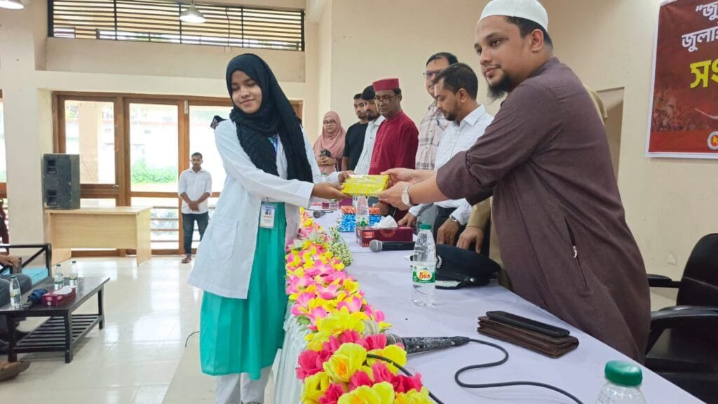 নাগেশ্বরীতে জুলাই গণঅভ্যুত্থান দিবসে শহীদ পরিবার ও আহত যোদ্ধাদের সংবর্ধনা