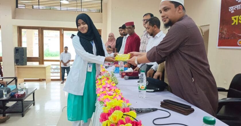 নাগেশ্বরীতে জুলাই গণঅভ্যুত্থান দিবসে শহীদ পরিবার ও আহত যোদ্ধাদের সংবর্ধনা‎
