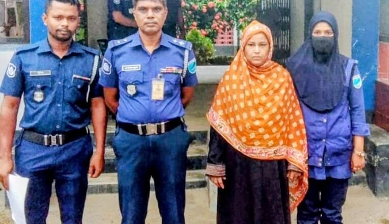 ‎স্বামীকে গলা কেটে হত্যার দায়ে মৃত্যুদণ্ডপ্রাপ্ত পলাতক স্ত্রী গ্রেফতার