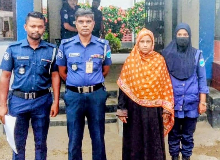 স্বামীকে গলা কেটে হত্যার দায়ে মৃত্যুদণ্ডপ্রাপ্ত পলাতক স্ত্রী গ্রেফতার