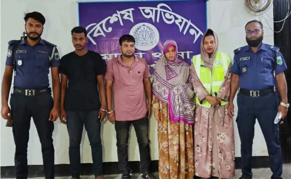 মান্দায় এলজিইডির কার্যসহকারীকে জিম্মি করে ব্ল্যাকমেইল, গ্রেপ্তার ৩