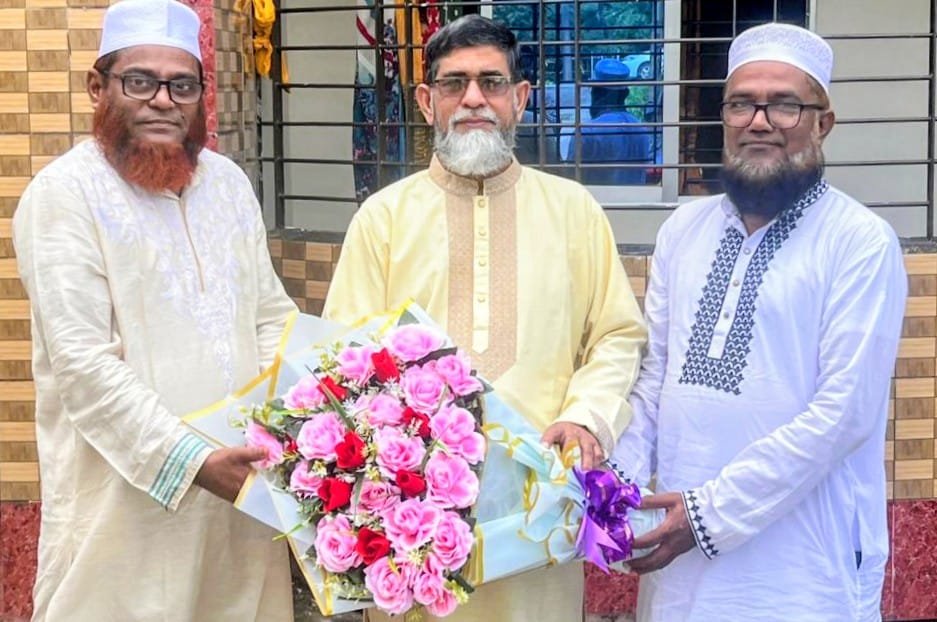 সুবিপ্রবির উপাচার্যের সঙ্গে সুনামগঞ্জের দুই মাদ্রাসা প্রধানের সৌজন্য সাক্ষাৎ