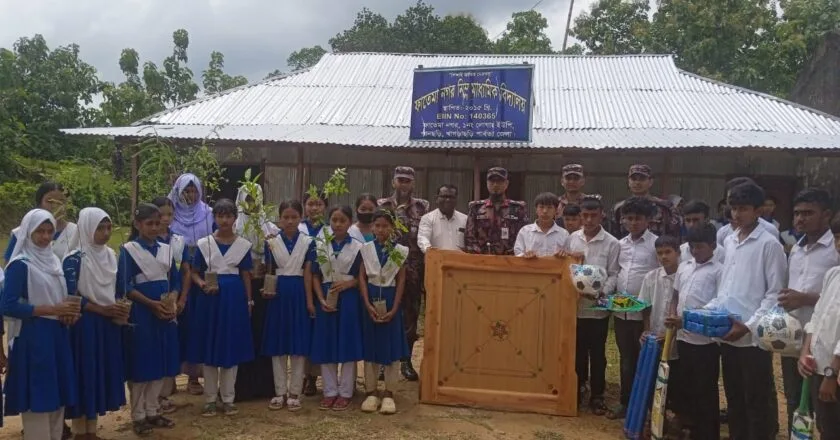পানছড়িতে চার শিক্ষাপ্রতিষ্ঠানে বিজিবির মানবিক সহায়তা